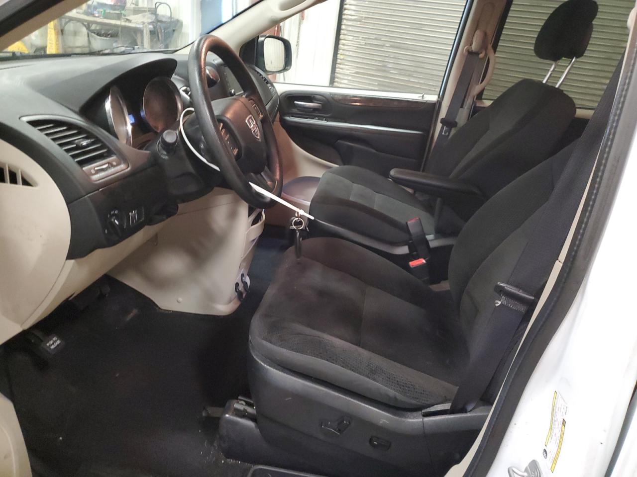 2019 Dodge Caravan - Image 7