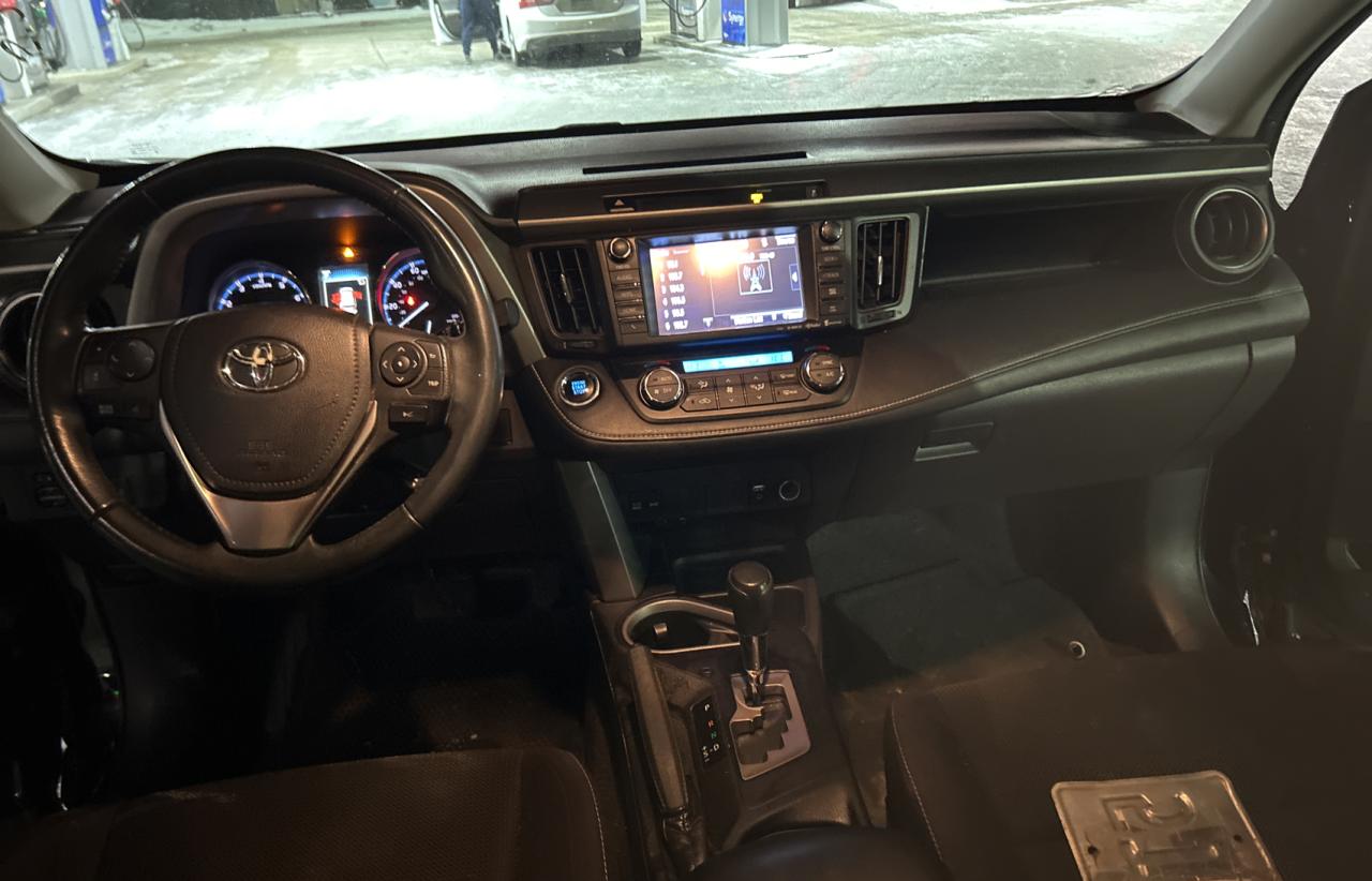 2016 Toyota RAV 4 - Image 9