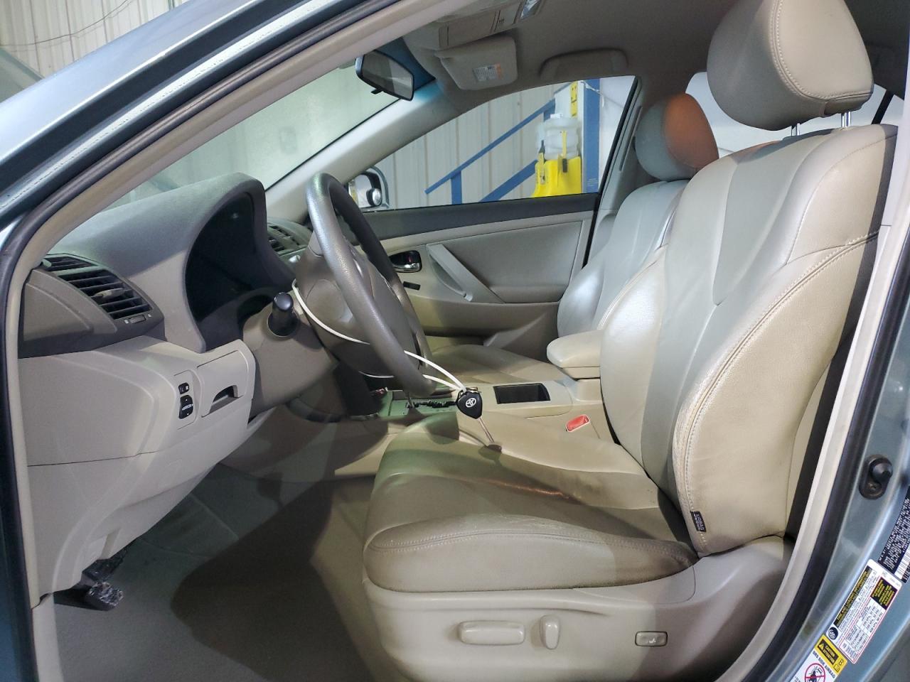 2009 Toyota Camry - Image 7