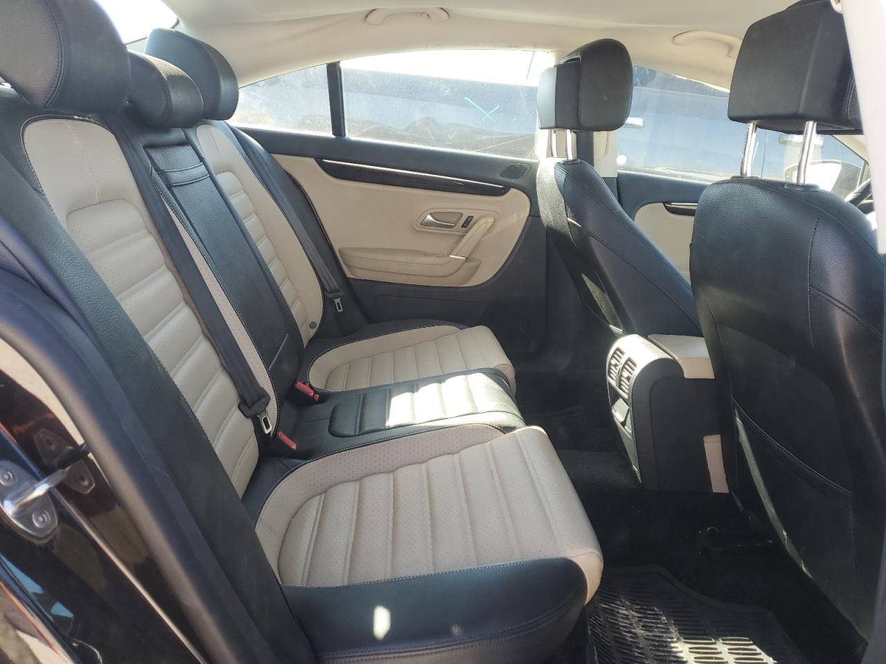 2017 Volkswagen Passat CC - Image 10