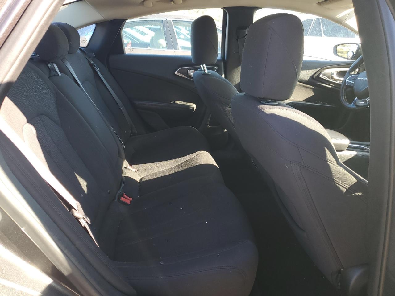 2015 Chrysler 200 - Image 10