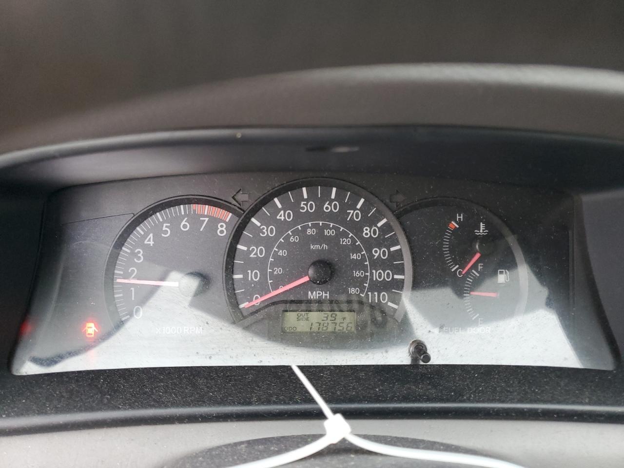 2005 Toyota Corolla - Image 9