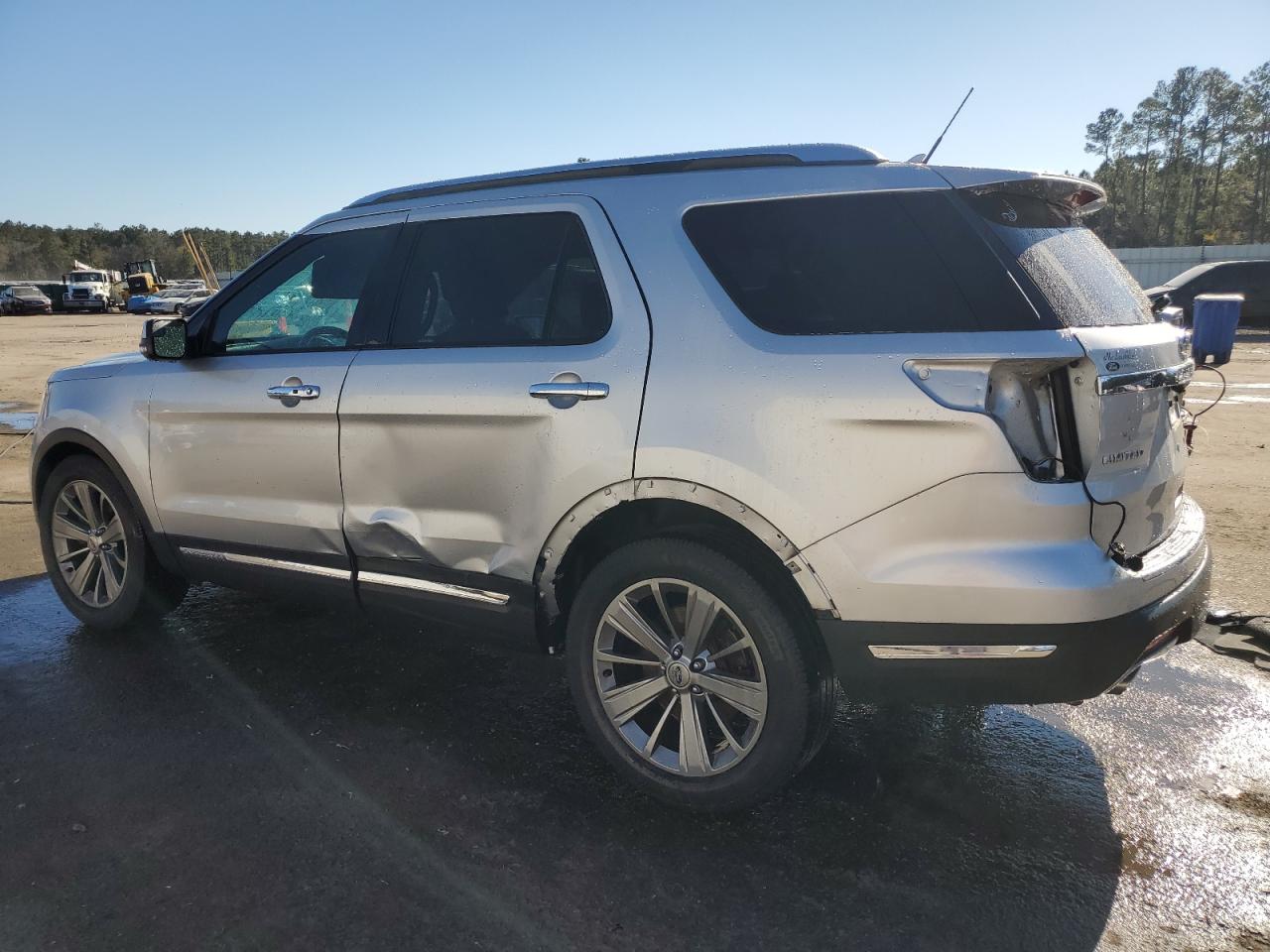 2018 Ford Explorer - Image 2