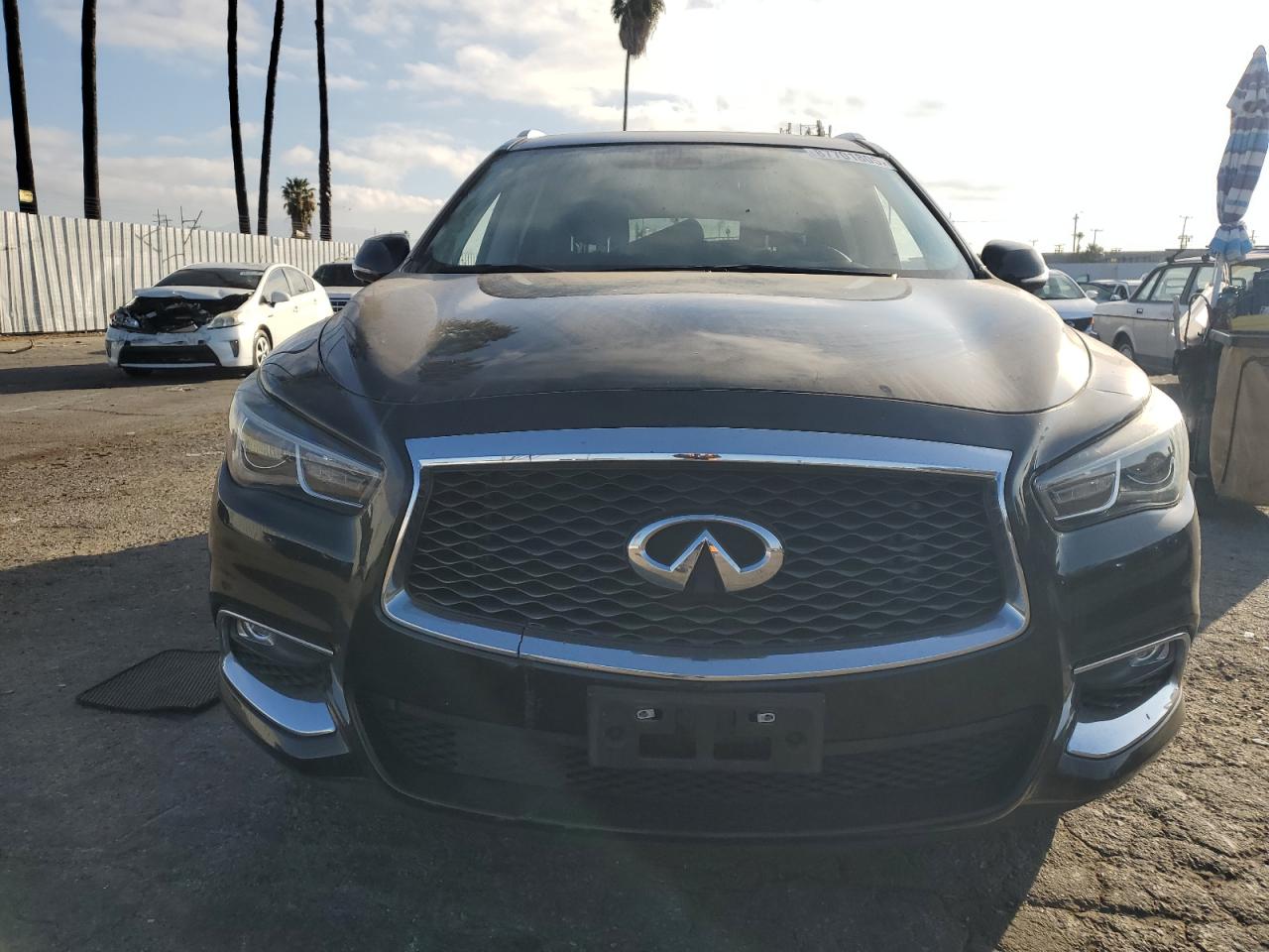 2017 Infiniti QX60 - Image 5