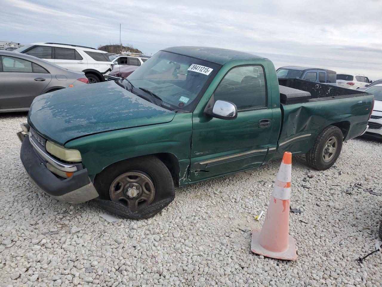 2000 Chevrolet Silverado - Image 1