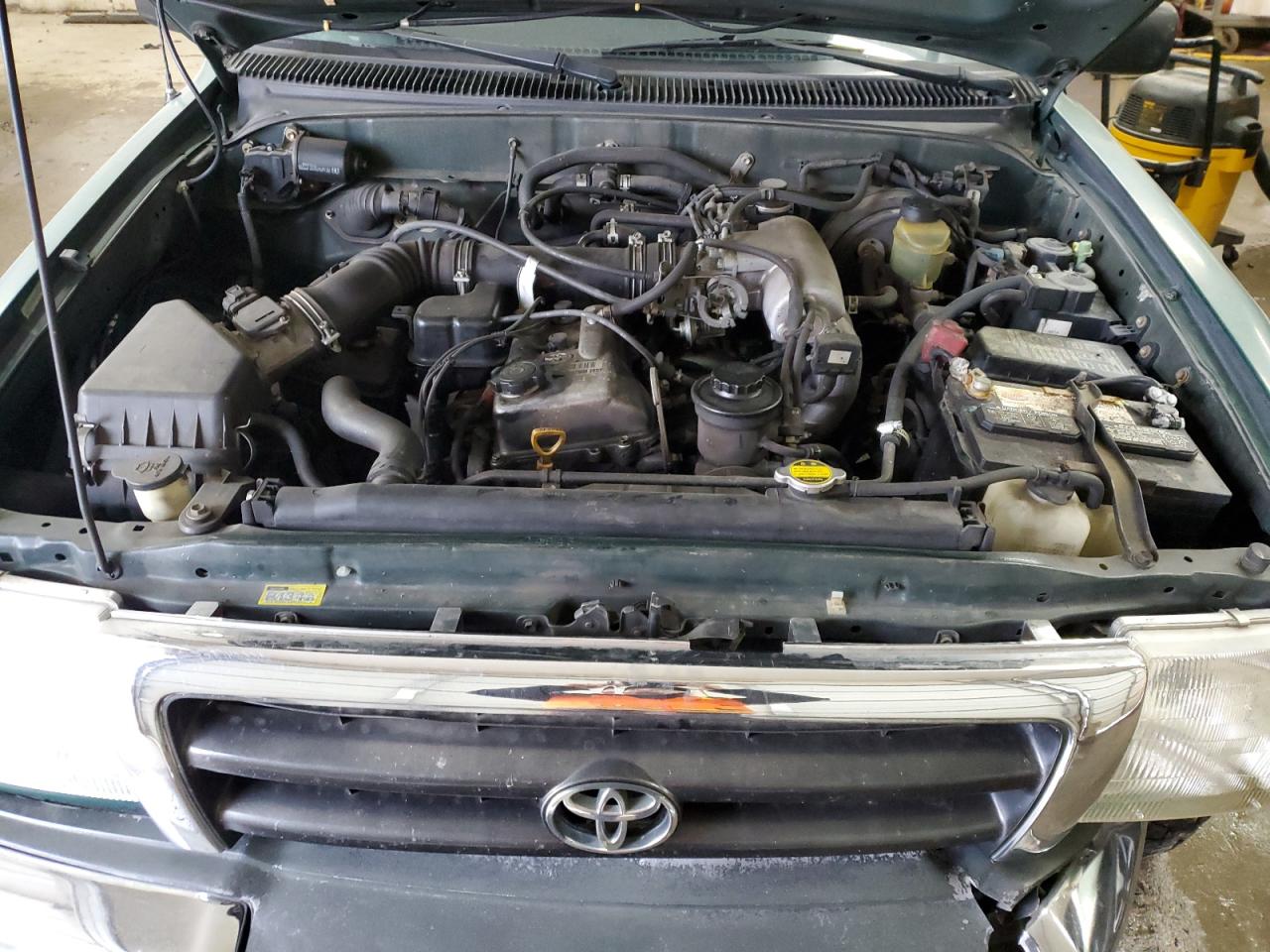 2000 Toyota Tacoma - Image 12