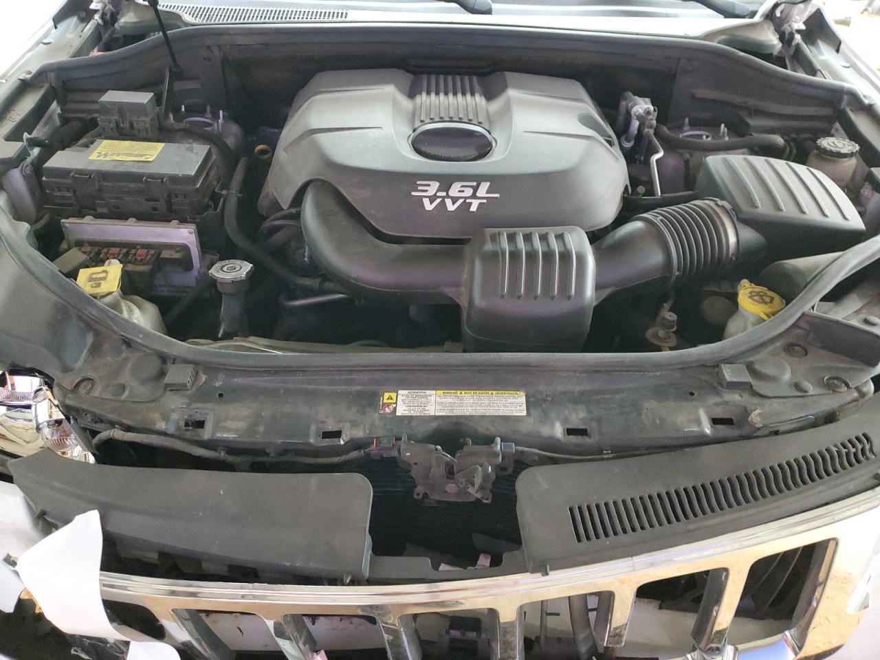2013 Jeep Grand Cherokee - Image 14