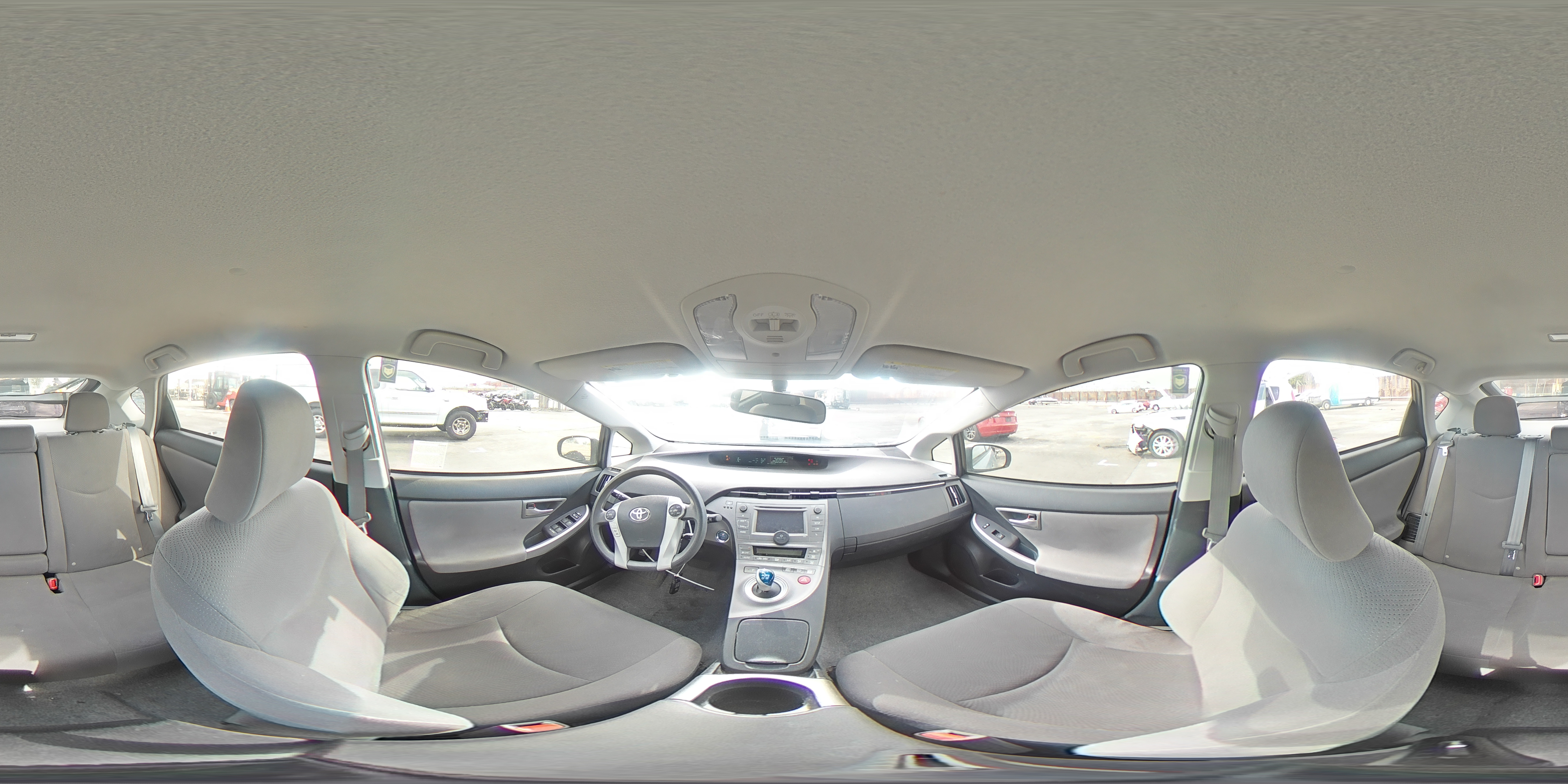 2015 Toyota Prius - Image 12