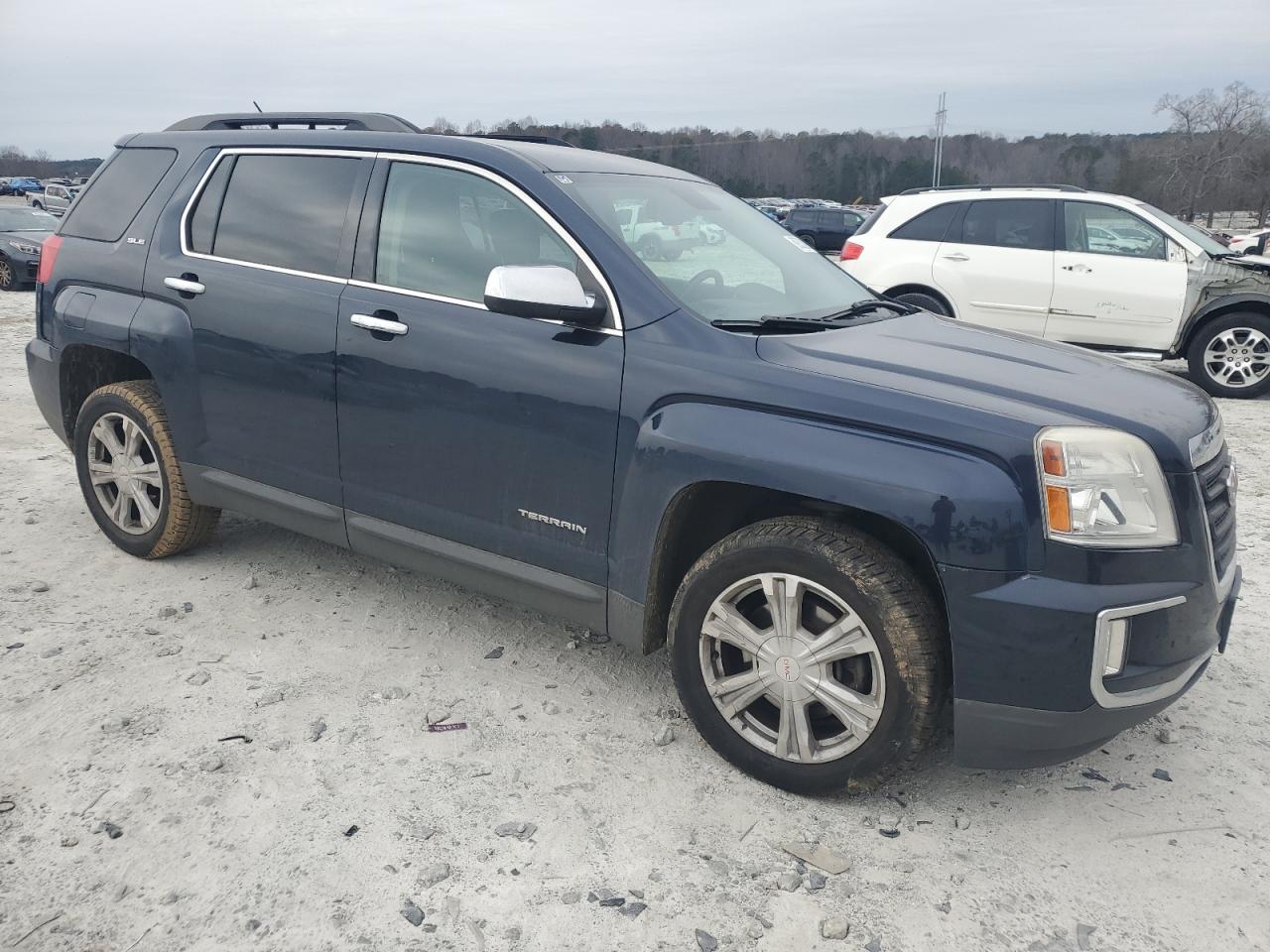 2016 GMC Terrain - Image 4