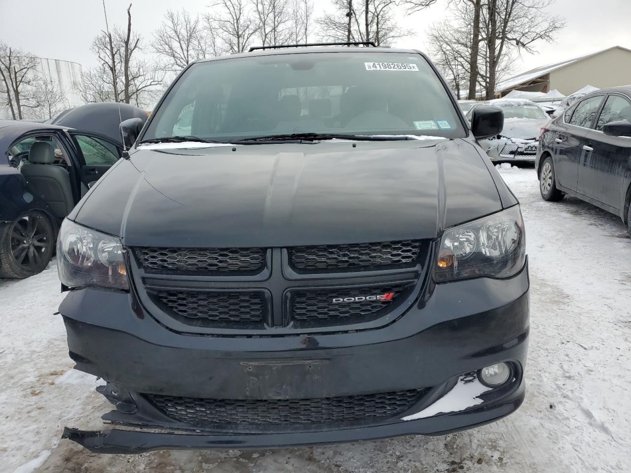 2019 Dodge Caravan - Image 5