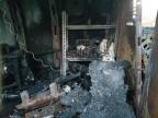 2005 Chevrolet Express G1500  na sprzedaż w West Warren, MA - Burn - Engine