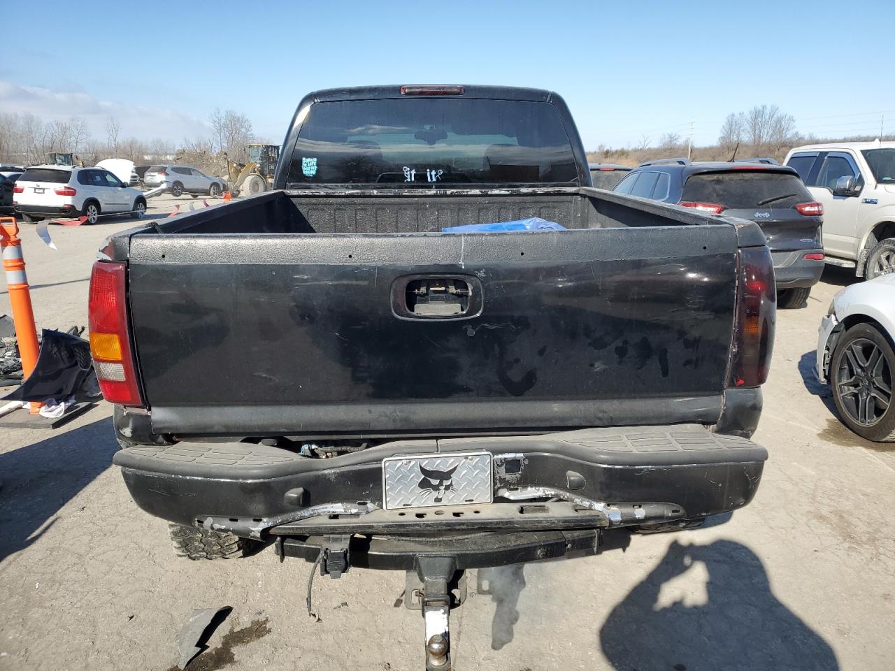 2003 GMC Sierra - Image 6