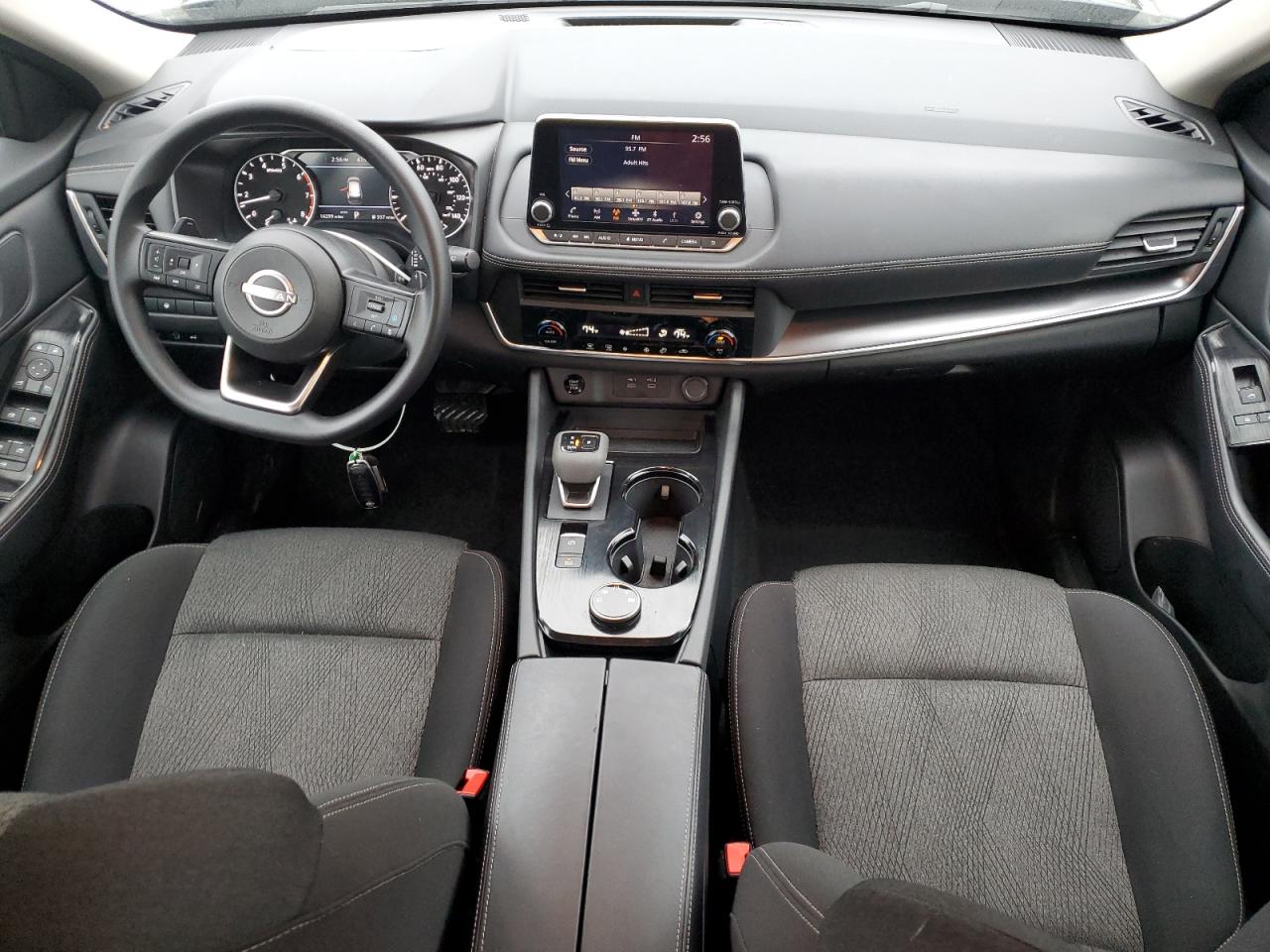 2024 Nissan Rogue - Image 8
