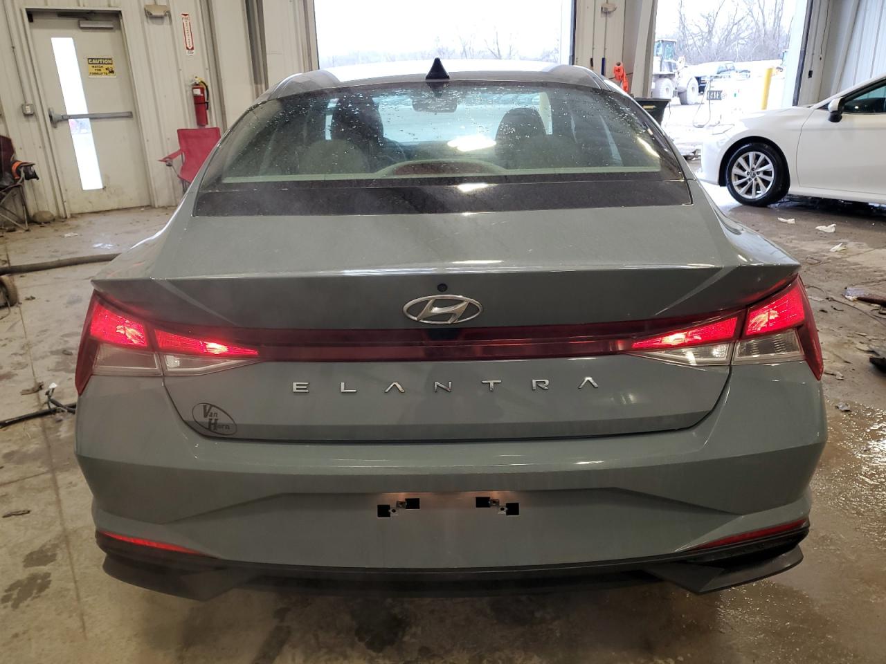 2023 Hyundai Elantra - Image 6
