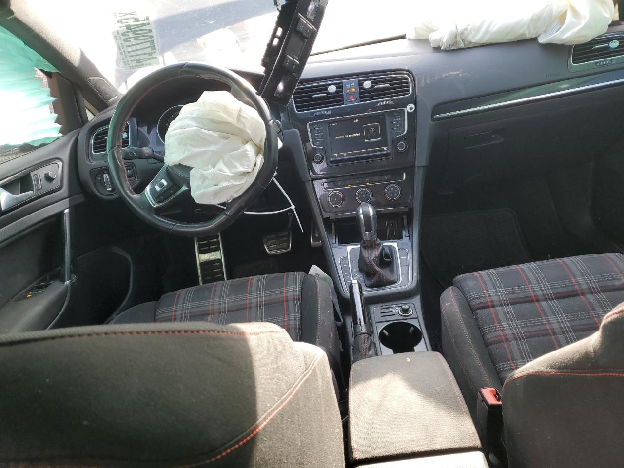 2017 Volkswagen GTI - Image 8