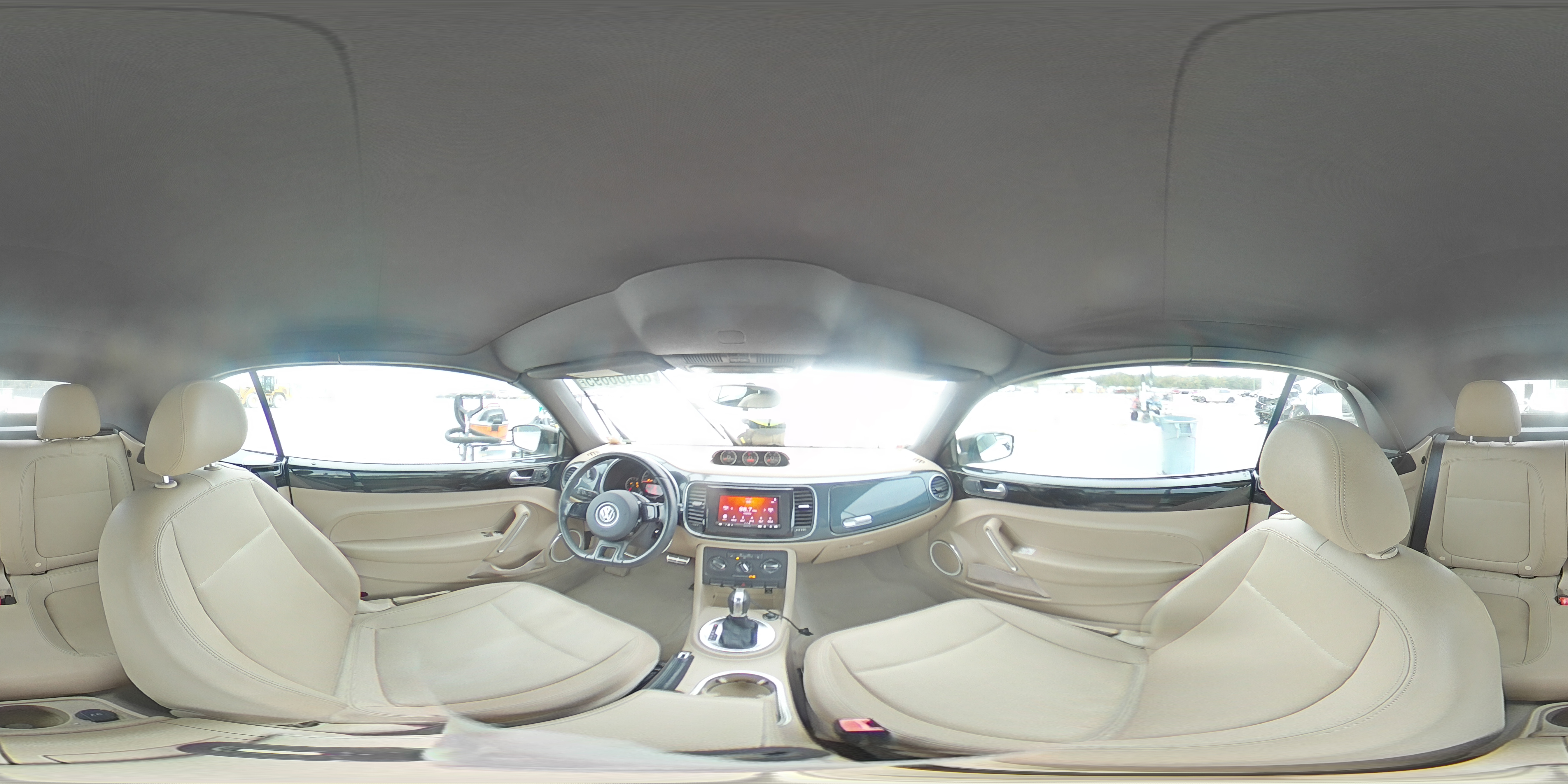 2013 Volkswagen Beetle - Image 13