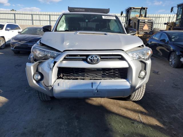  TOYOTA 4RUNNER 2020 Сріблястий