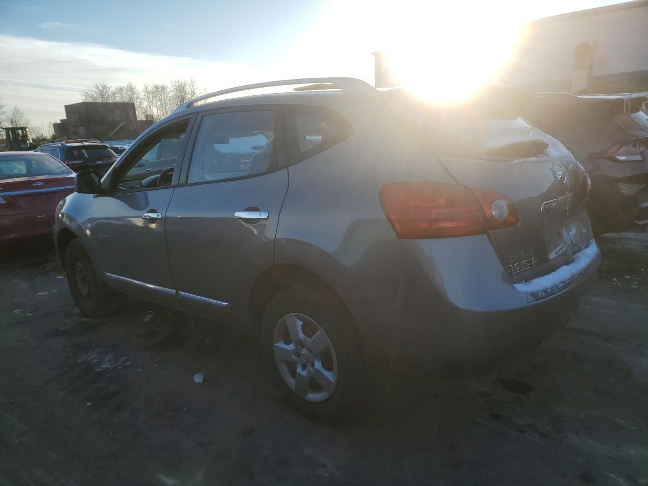 2014 Nissan Rogue - Image 2