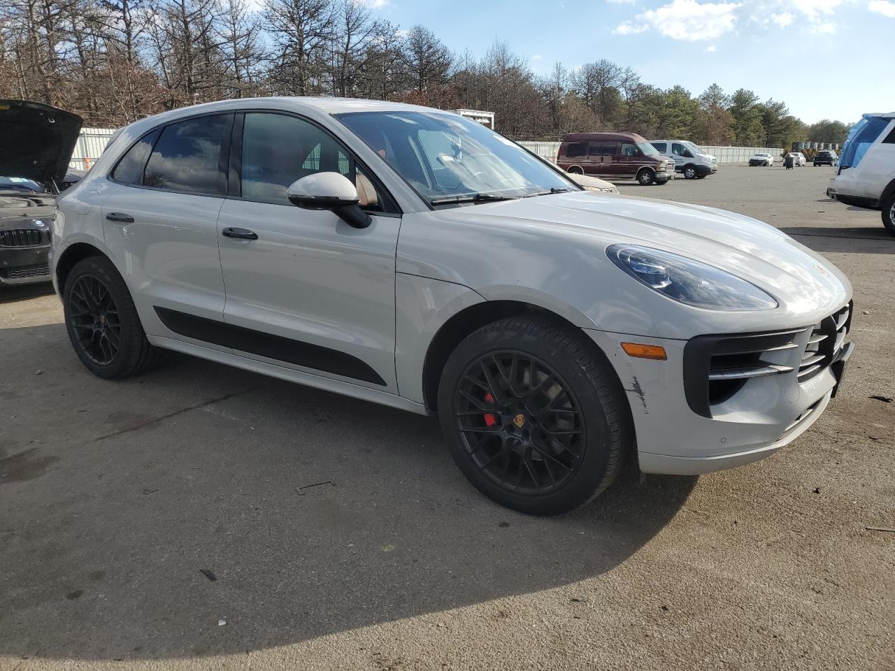 2021 Porsche Macan - Image 4