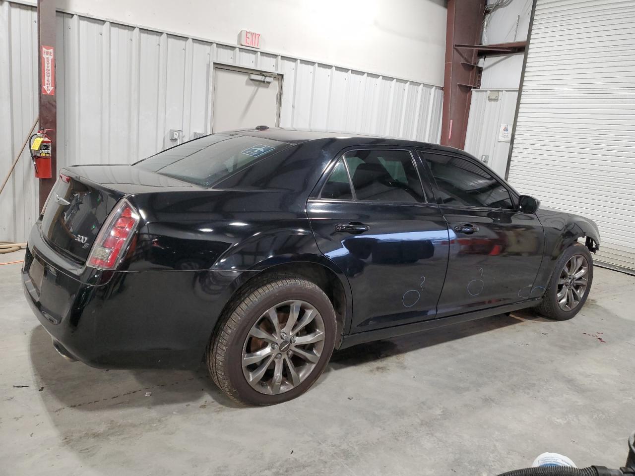 2014 Chrysler 300 - Image 3