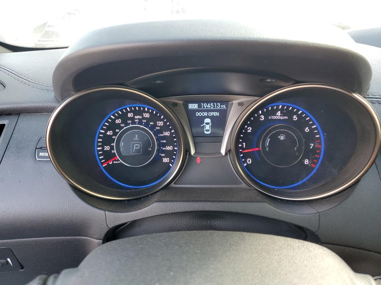 2013 Hyundai Genesis - Image 9