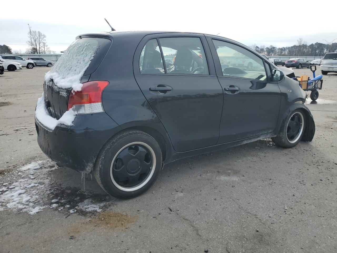 2010 Toyota Yaris - Image 3