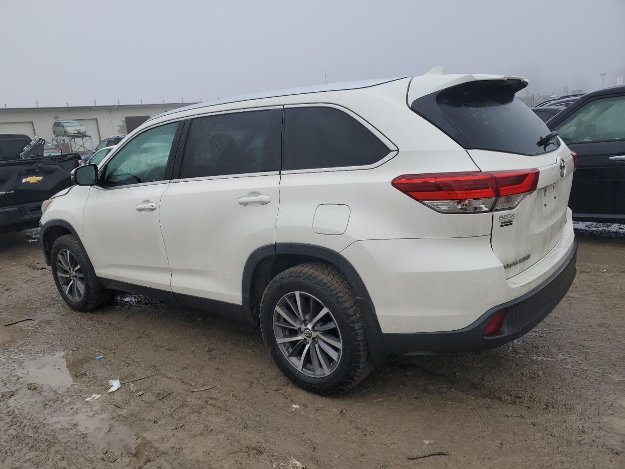 2019 Toyota Highlander - Image 2