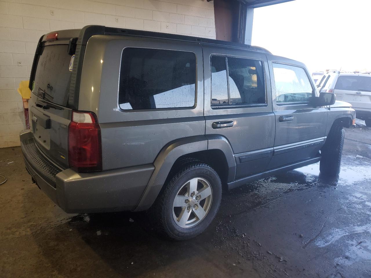 2007 Jeep Commander - Image 3