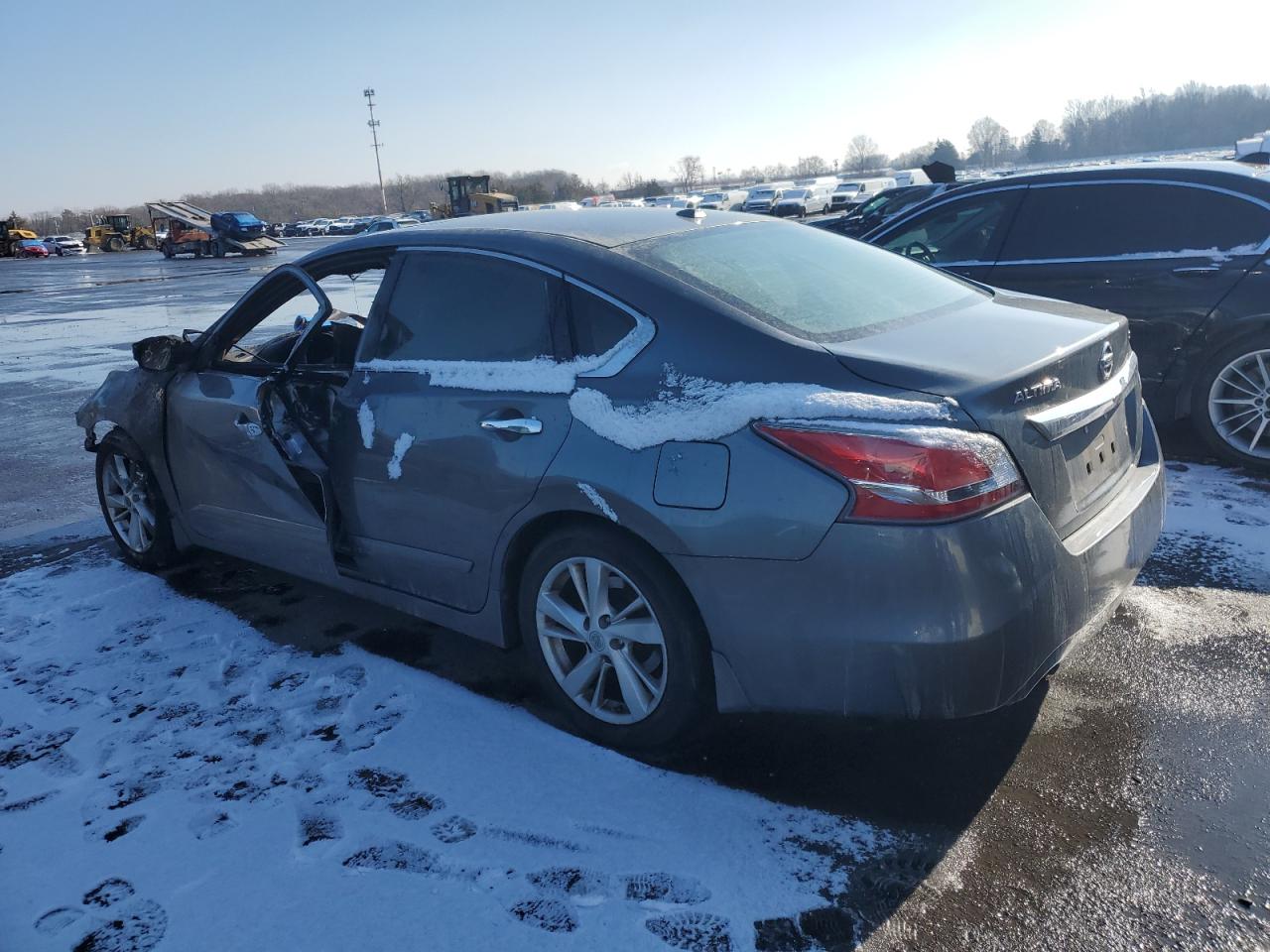 2015 Nissan Altima - Image 2