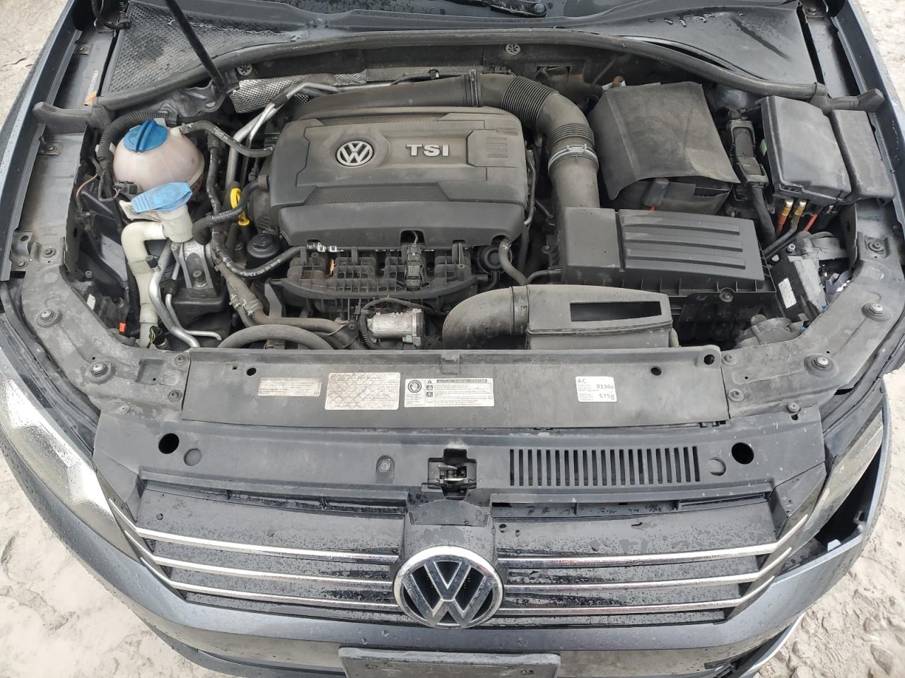 2014 Volkswagen Passat - Image 11