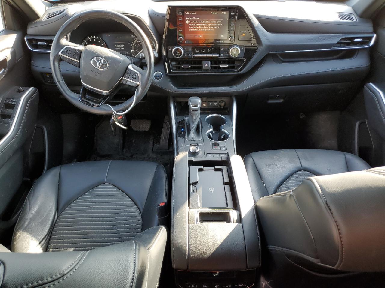 2021 Toyota Highlander - Image 8