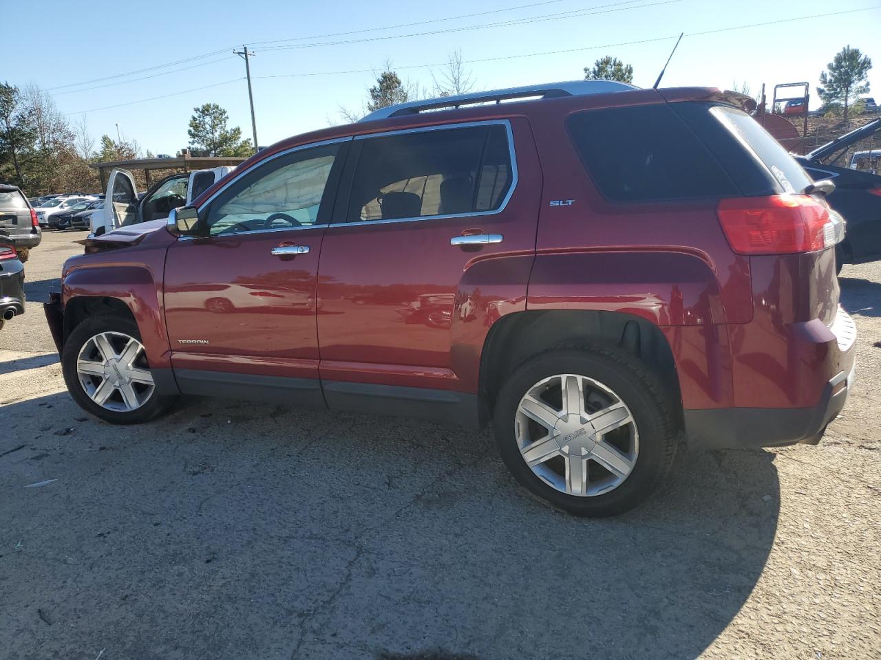 2010 GMC Terrain - Image 2