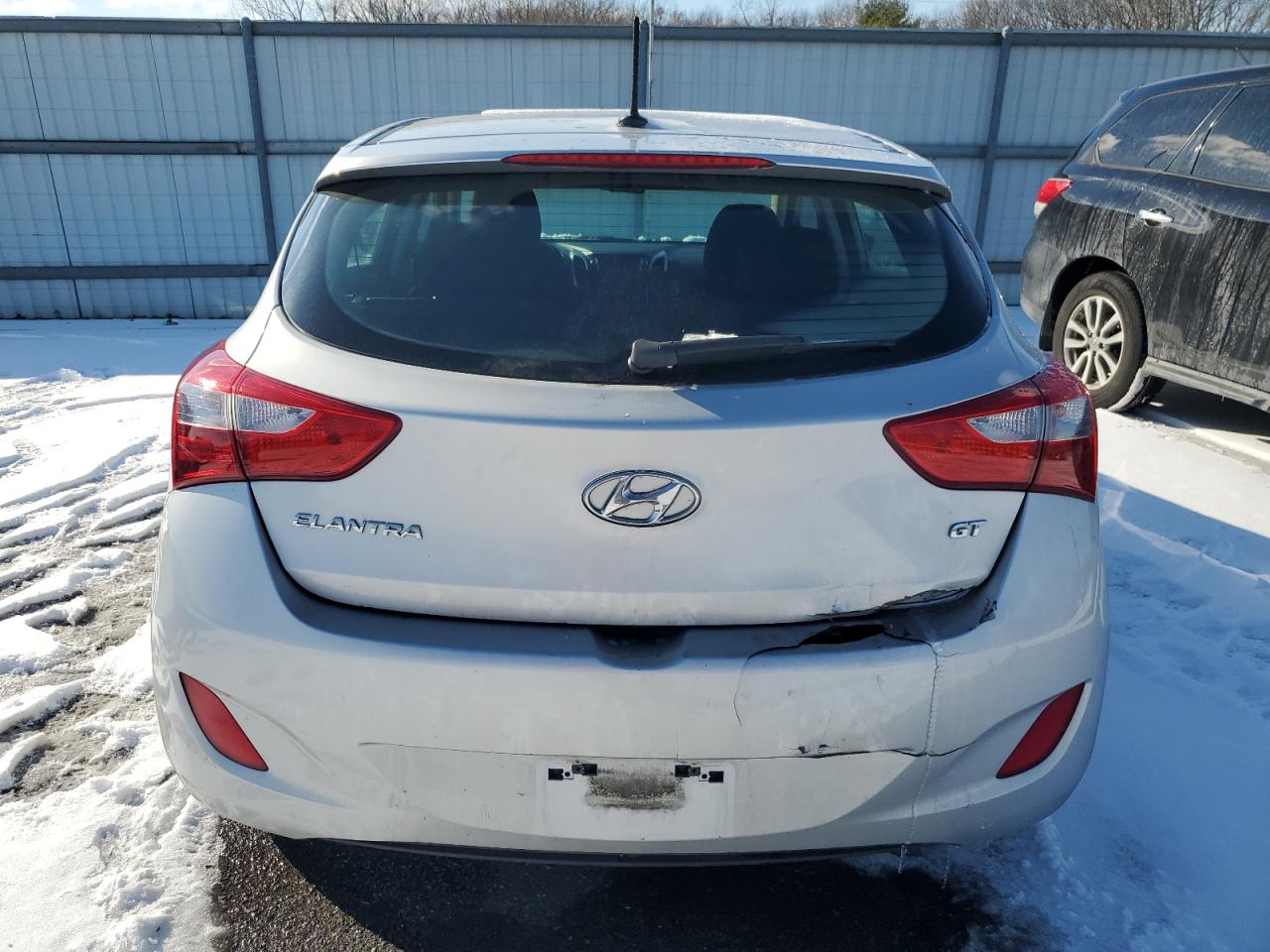 2017 Hyundai Elantra - Image 6