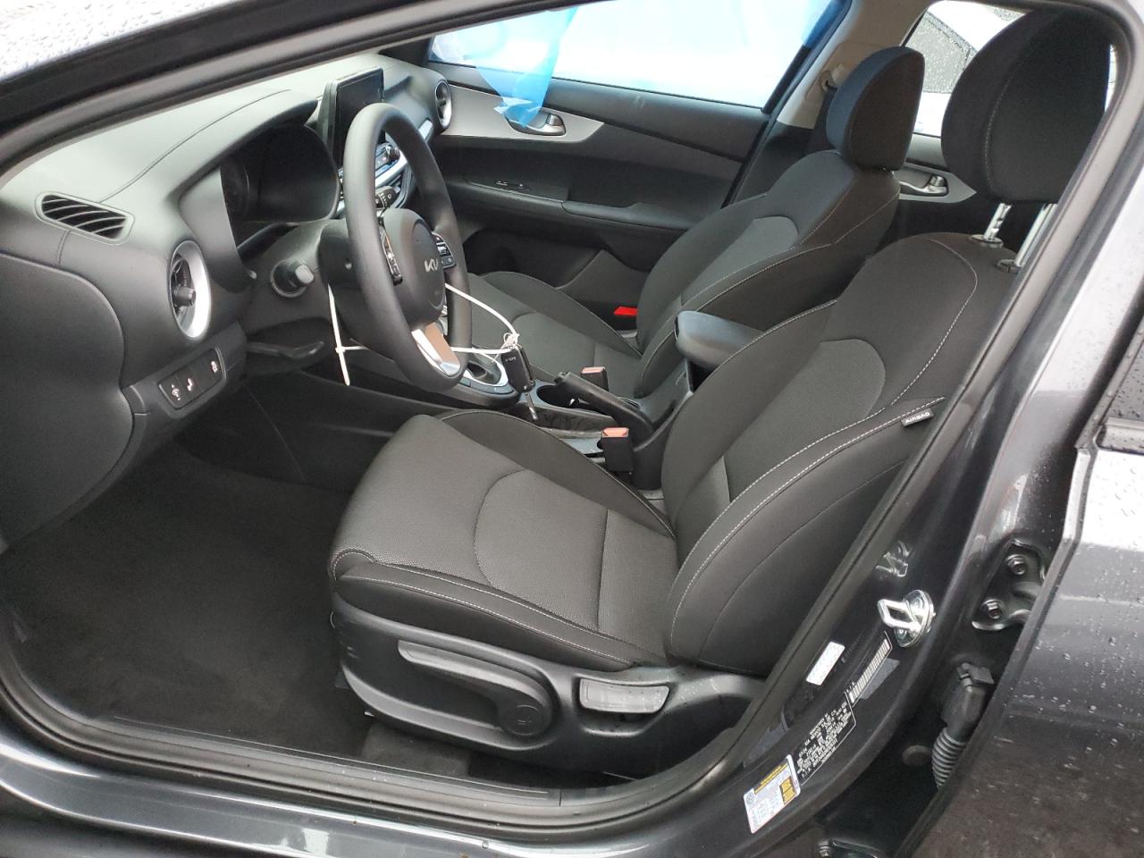 2024 Kia Forte - Image 7