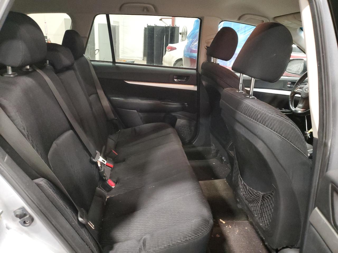 2012 Subaru Outback - Image 10
