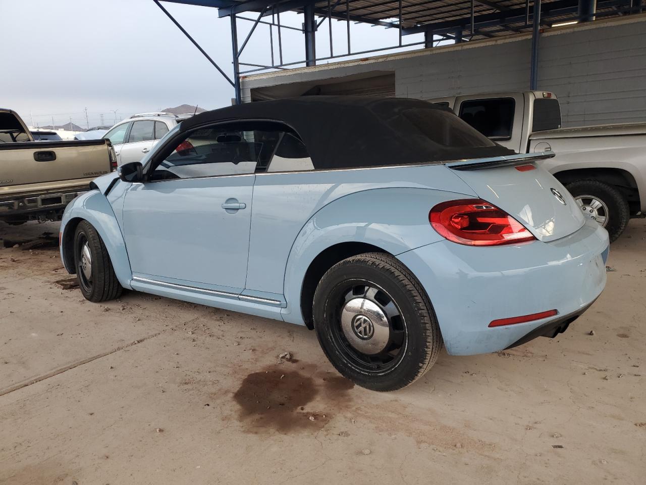 2013 Volkswagen Beetle - Image 2