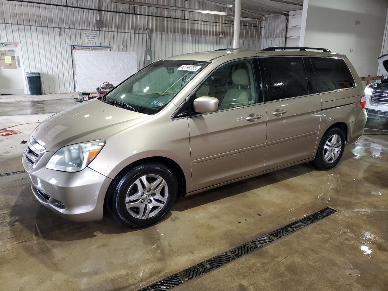 2005 Honda Odyssey - Image 1