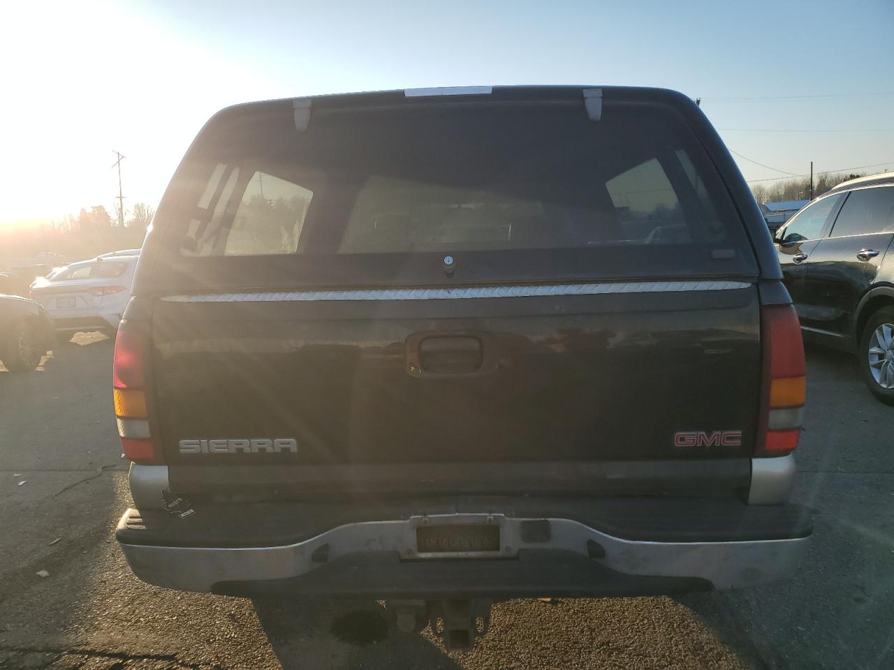 2003 GMC Sierra - Image 6