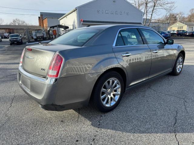 Седаны CHRYSLER 300 2012 Зеленый