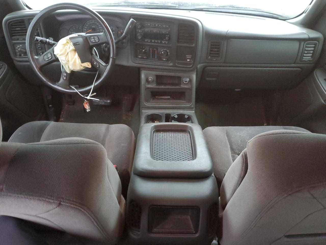 2004 GMC Sierra - Image 8