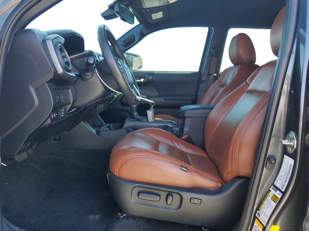 2020 Toyota Tacoma - Image 7