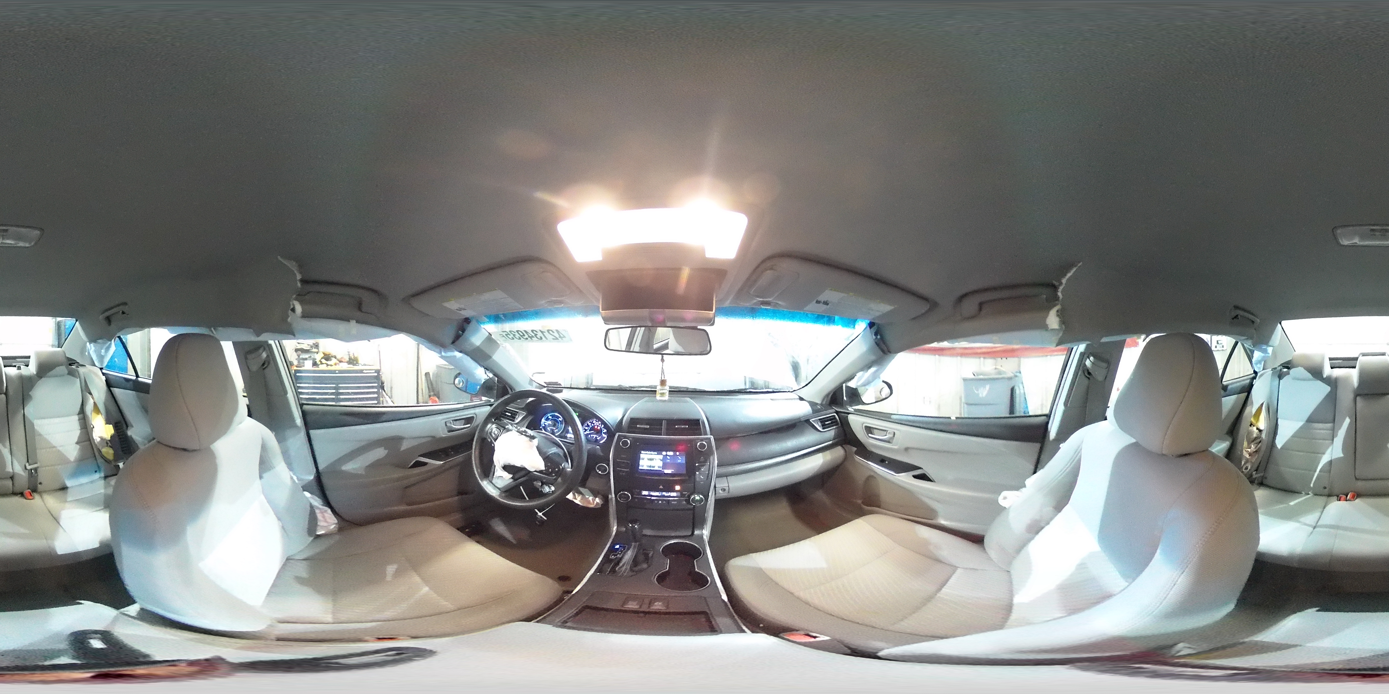 2015 Toyota Camry - Image 13