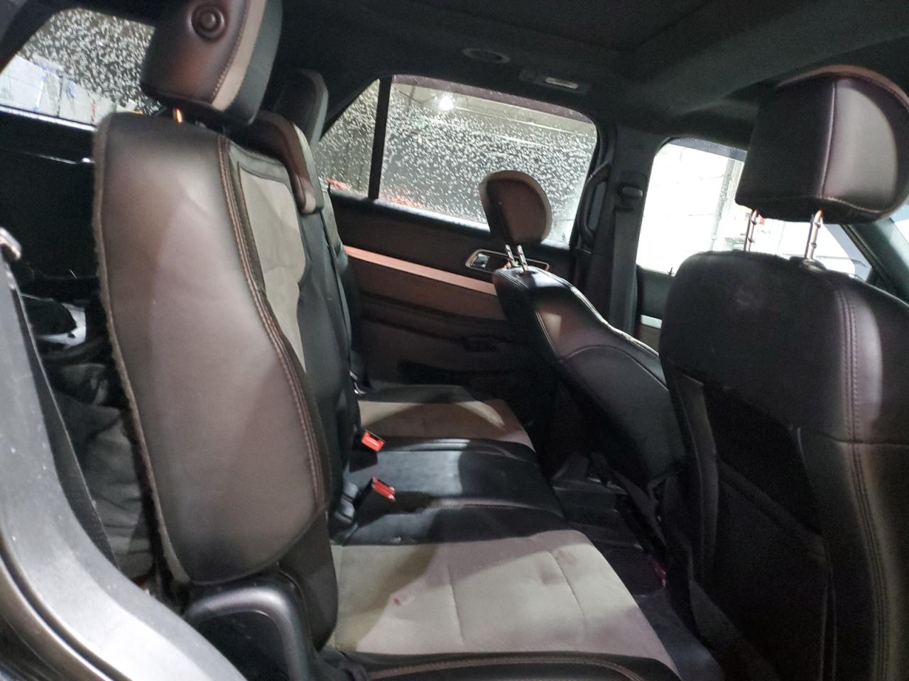 2017 Ford Explorer - Image 11