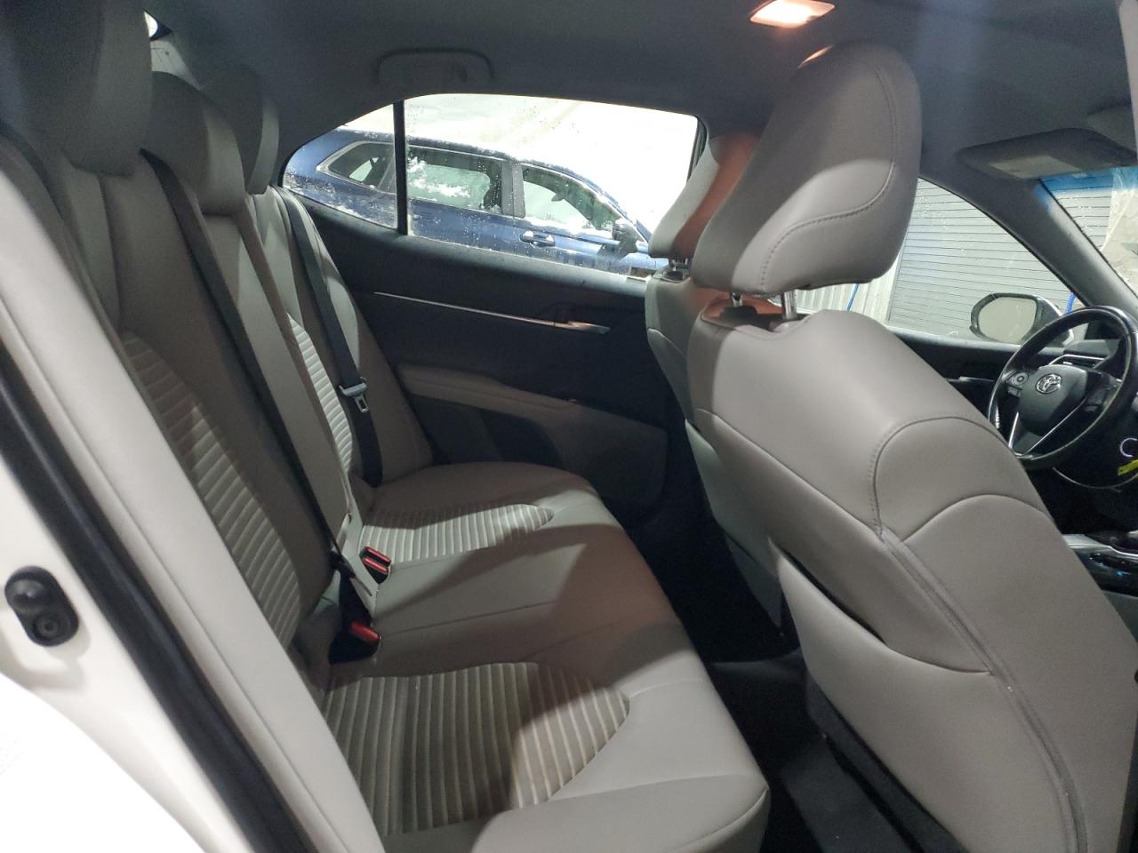 2018 Toyota Camry - Image 10