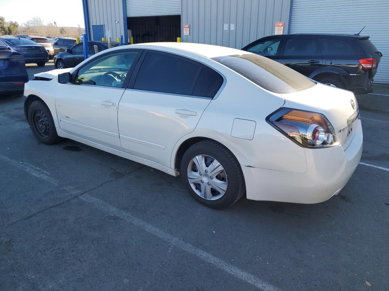 2010 Nissan Altima - Image 2
