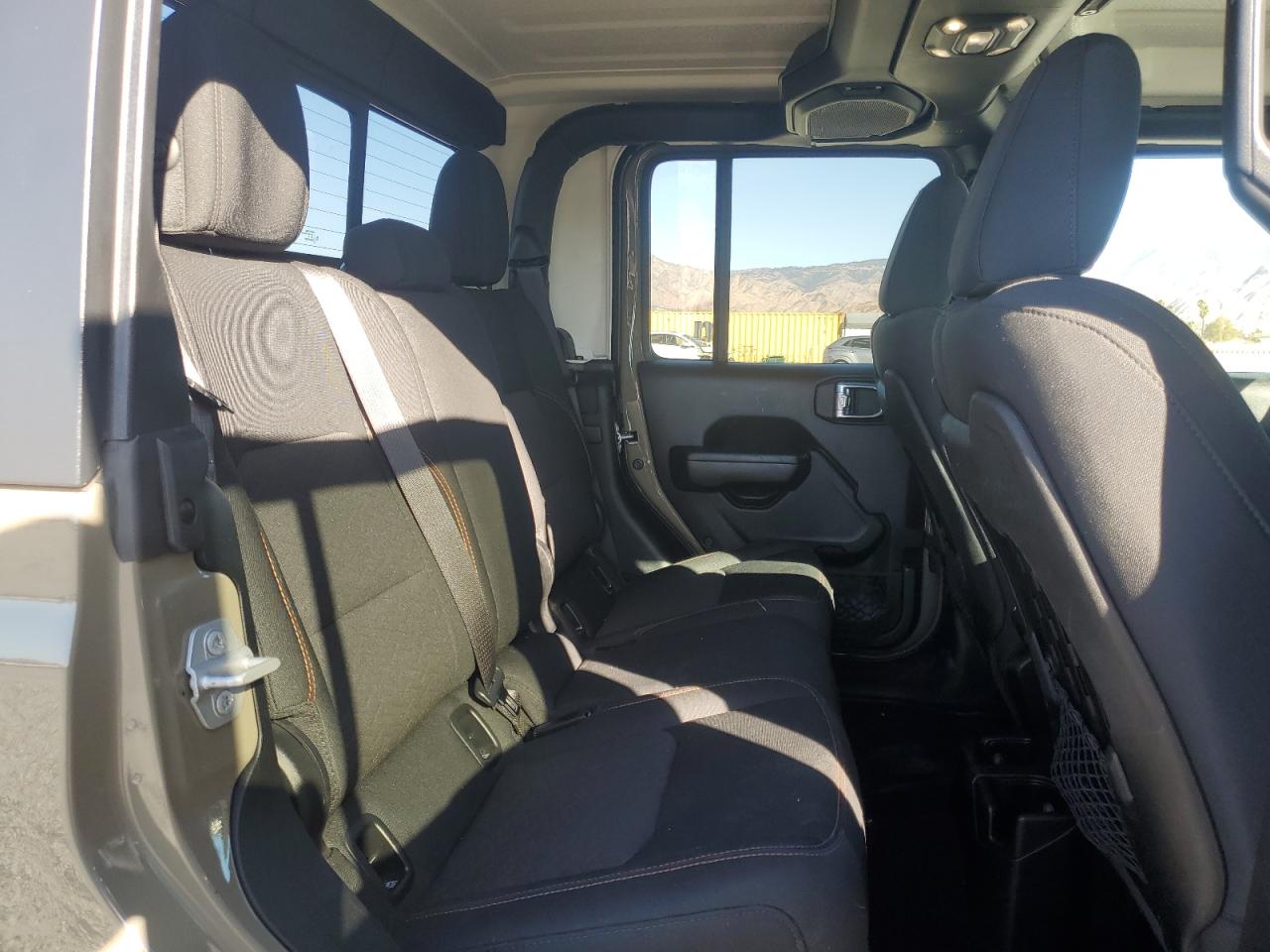 2020 Jeep Gladiator - Image 11