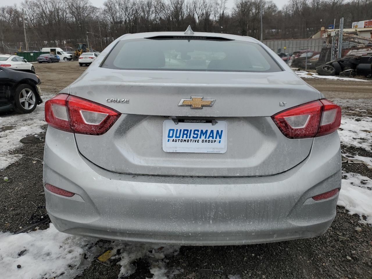 2019 Chevrolet Cruze - Image 6