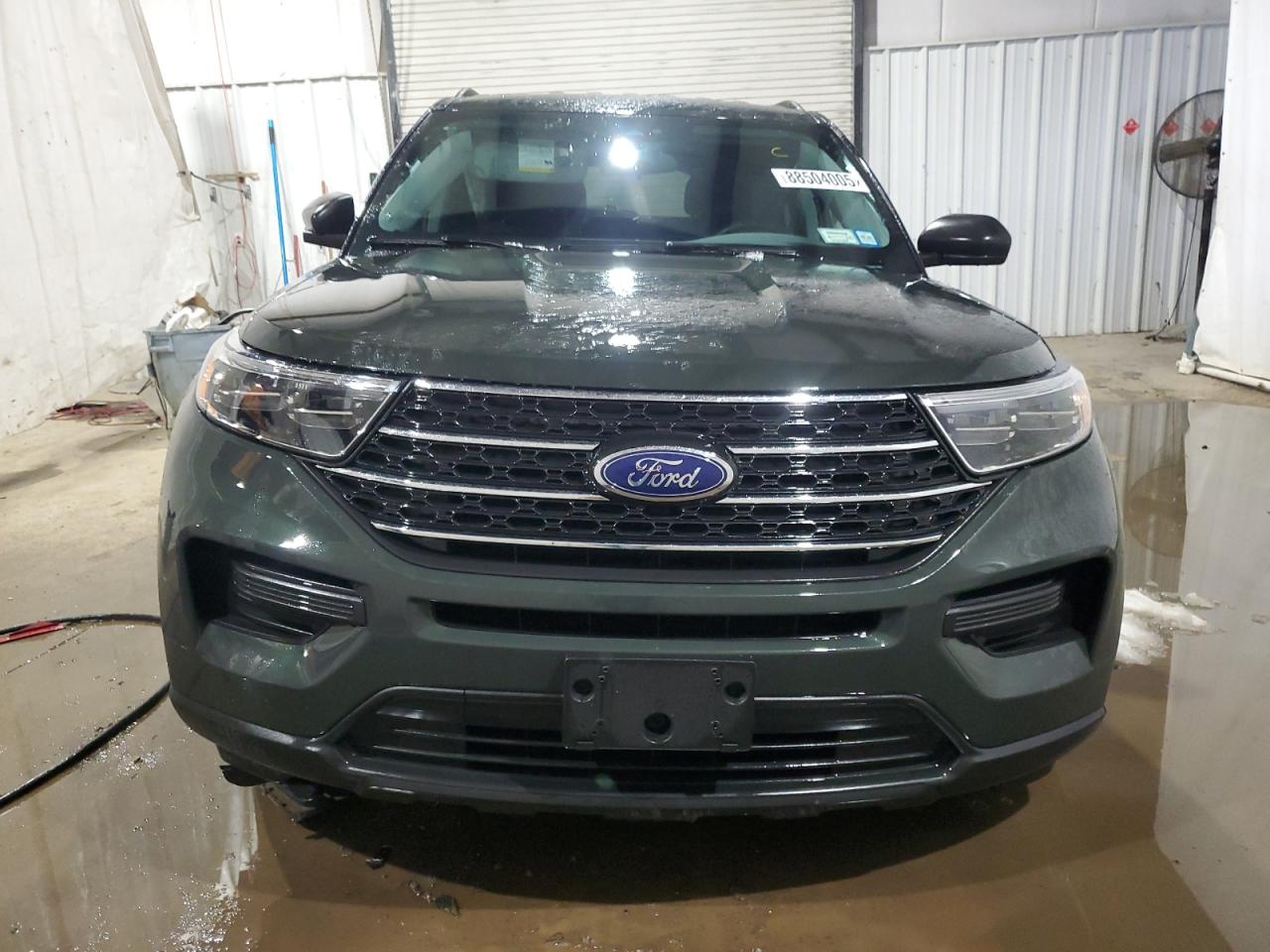 2023 Ford Explorer - Image 5