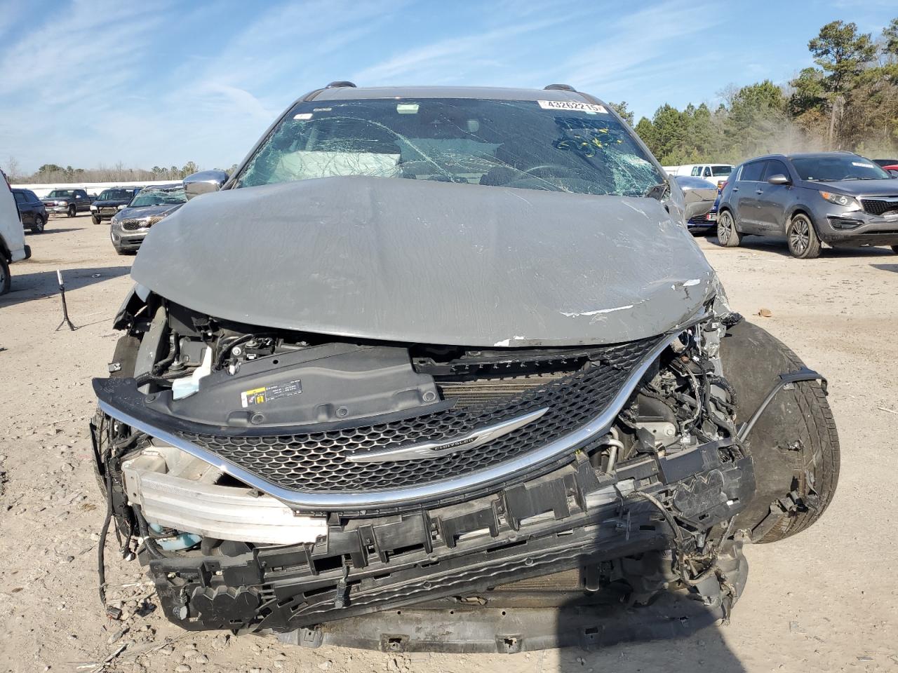 2020 Chrysler Pacifica - Image 5