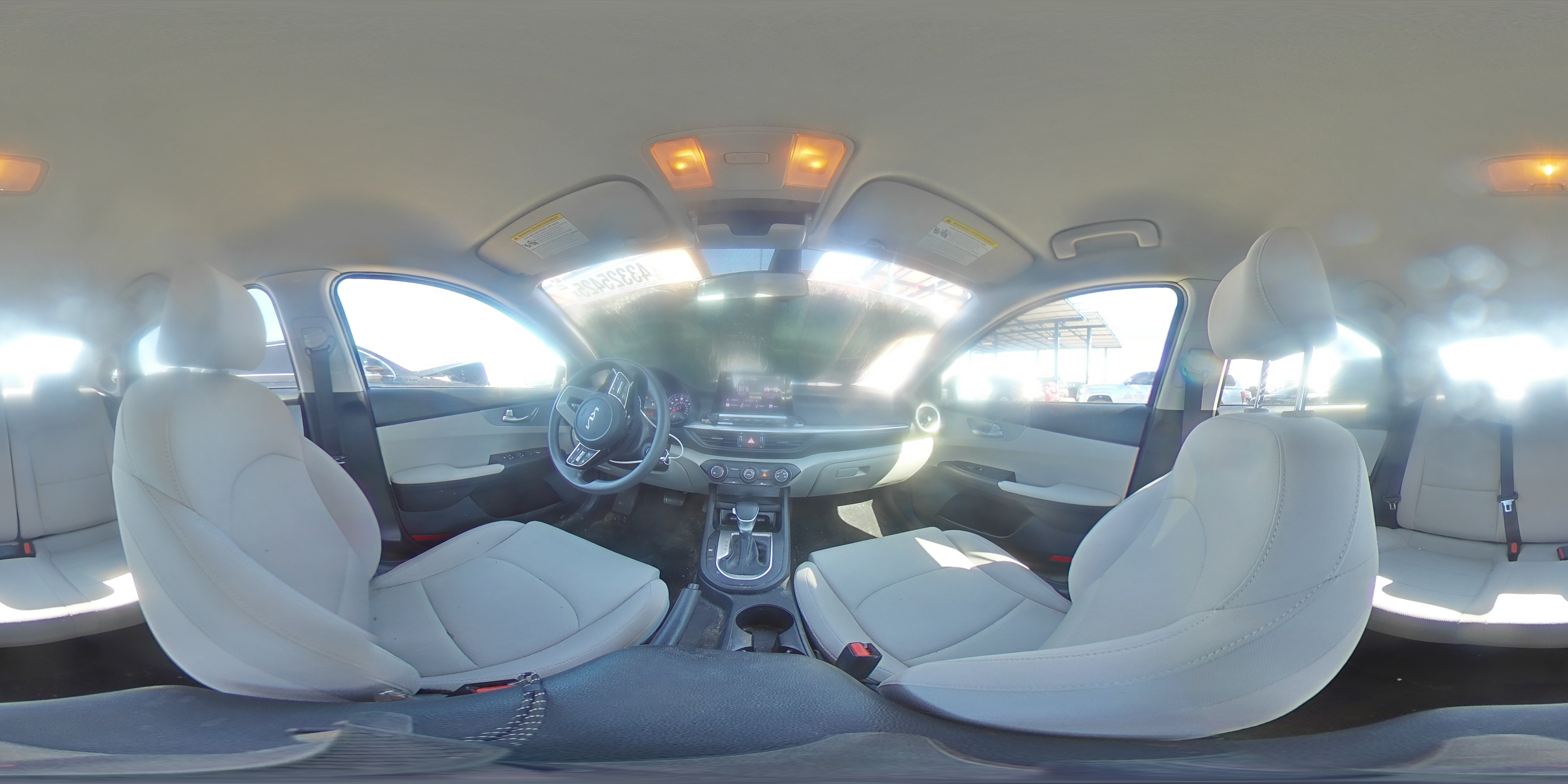 2022 Kia Forte - Image 13